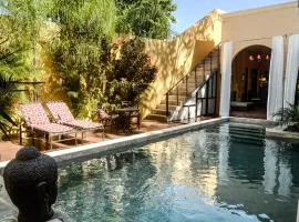 Ochenta Y Dos Bed & Breakfast & Spa