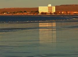 Rayentray Puerto Madryn, מלון בפוארטו מדרין