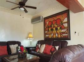 Apartamento Florangel Full Deluxe, sewaan penginapan di Santo Domingo