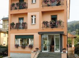 Hotel Villa Mon Toc, hotel with parking in Stresa