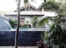 The Villas of Byron