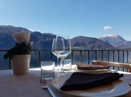 Foresteria Lombarda La Spiaggia, hotel sa parkingom u gradu Lierna