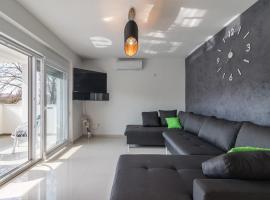 Apartments Mira，位于普拉的酒店