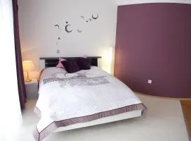 Lila Apartman