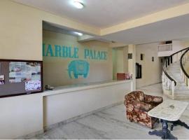 Hotel Marble Palace, guest house sa Khajurāho