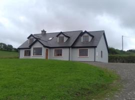 Orchard lodge Bantry, cabin in Glanbannoo Upper