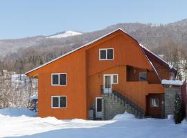 Акорди Плеса, hotel in Yaremche