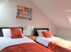 Swindon City Centre Duplex - EnterCloud9SA
