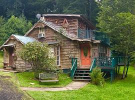 Rushing Stone Cottage, hotel with parking in Jefferson
