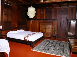 Viesnīca Malayoram Heritage Villa Munnar pilsētā Kūmudi, netālu no apskates objekta Cheeyappara Waterfalls