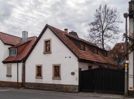 Ferienwohnung Kleine Akademie, hotel in Schonungen