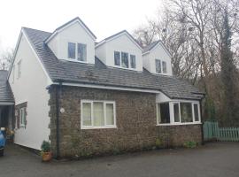 Summat Else B & B, bed & breakfast i New Quay