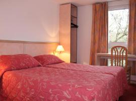 Hotel Le Village, готель зі зручностями для осіб з інвалідністю у місті Жиф-сюр-Іветт