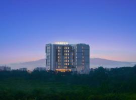 ์์นด๋์ ์์นํ ํธํ
Harper Cikarang by ASTON