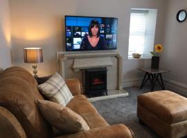 @33 Fab Townhouse, hotel in Holyhead