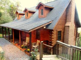 Alpine Log Cabin, holiday home in Boone