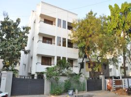 Phoenix Serviced Apartment - Anna Nagar, hotel com acessibilidade em Chennai