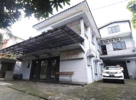 RedDoorz Plus near Undip Tembalang, hotel v destinaci Semarang
