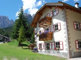 Appartamenti Casari, hotell i Pozza di Fassa