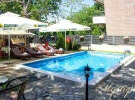 Villa Mystique – tani hotel w mieście Senjak (historical)