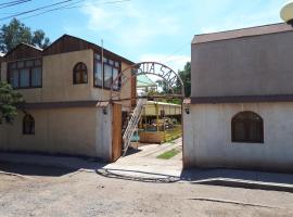 Hotel Agua Santa, hotel in Pica