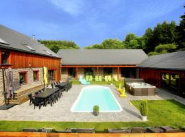 Beautiful villa with heated outdoor pool, cottage a Manhay