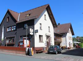 Landgasthof-Bikerhotel Arnold: Battenberg şehrinde bir otel