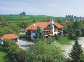 Hotel Alpina, hotel in Hagnau