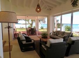 Ocean Point Villa, vacation home in Saraotou