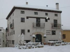 Hotel Restaurante Doña Anita, cabaña o casa de campo en Requena