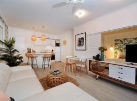 Retro Port Douglas Apartments, self-catering accommodation in Port Douglas