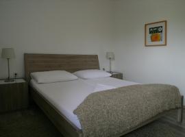 Landhaus Tauber, hotel a Wallern im Burgenland