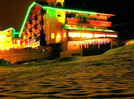 Alps Oriental Wellness HOTEL, ξενοδοχείο σε Campodolcino