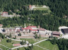 Bella Italia & EFA Village, camping resort en Forni Avoltri