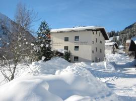 Appartementhaus Michaela, hotel berdekatan Jöchlspitzbahn, Bach