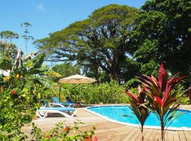The Hummingbird, hotel di Bocas Town