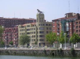 Luxury Beachcity in Tiger Building, hotel near Doña Casilda Iturrizar park, Bilbao