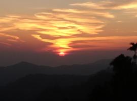 An Yun Mountain Homestay, hotel in Meishan
