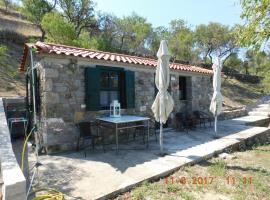 Stone cottage for couple, villa en Thános
