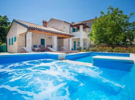 Villa Medvidići, hotel cu piscine din Rajki