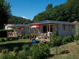 camping bonneval, hotel keluarga di Jaujac