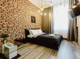 Leo Apartments Main Square