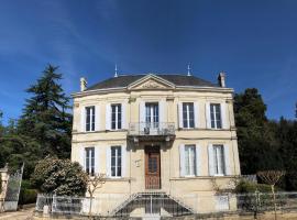 La Villa du Château Belloy, hotell med parkering i Saint-Michel-de-Fronsac