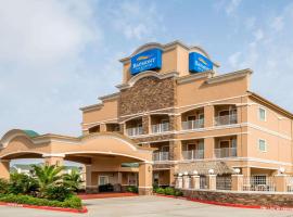 Baymont by Wyndham Galveston, hotel di Galveston