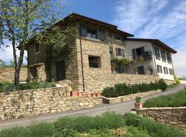 Villa Vignotti, hotel with parking in Mombarcaro