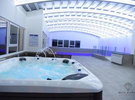 White Diamond, хотел с хидромасажни вани в Майдал Шамс