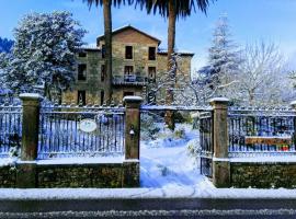 B&B El Jardín de Aes, hotel v destinaci Puente Viesgo