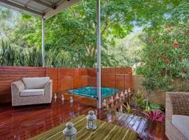 Beach Cottage Coolum Beach with Spa and Fire Table