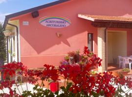 Agriturismo Arcobaleno Assisi – hotel z parkingiem w mieście Morano Madonnuccia