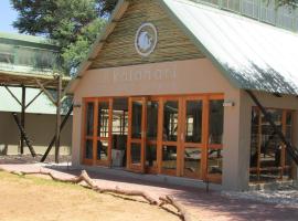 Kalahari Game Lodge, cabin in Koës